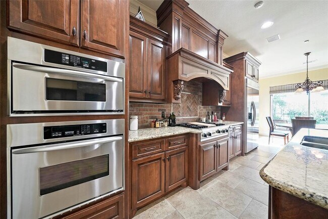 Building Photo - 25207 Hideaway Run Dr