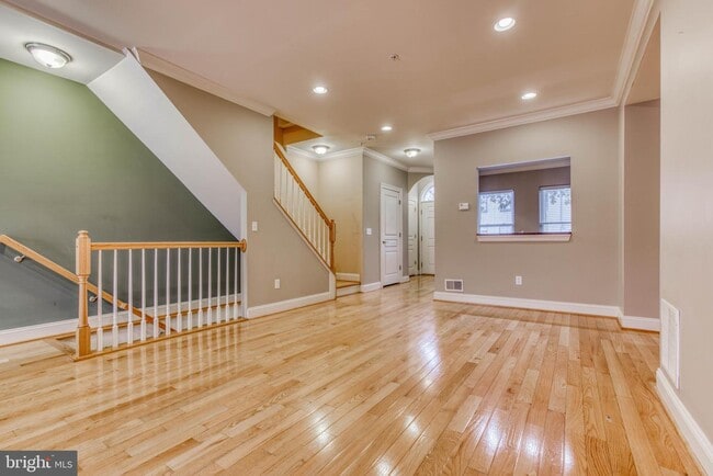 Building Photo - 1320 Race St