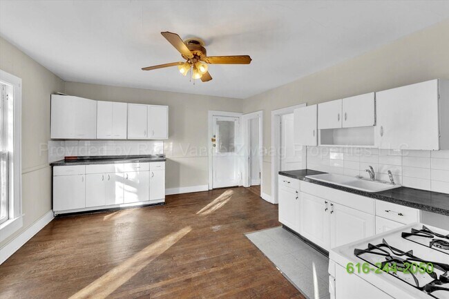 Building Photo - 1335 Hamilton Ave NW