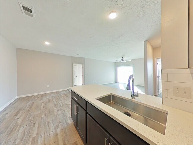 Floorplan - Emerald Lakes