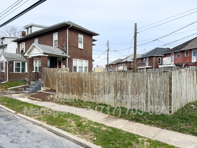 Building Photo - 1620 Randolph St