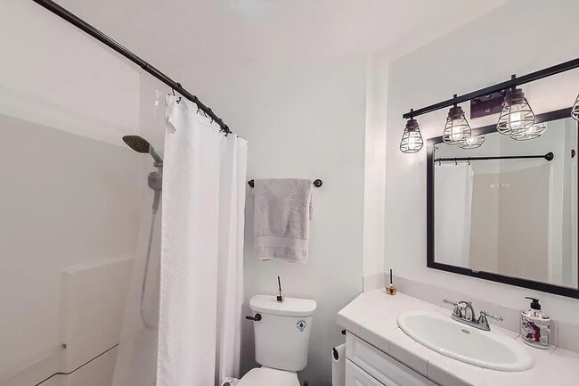 Building Photo - 9730 Mesa Springs Way