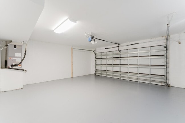 Building Photo - 665 Jeffery St