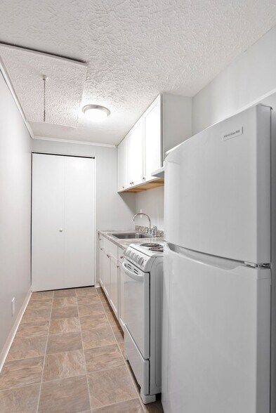 Interior Photo - SUMMER REDUCED RENT - Independence Village