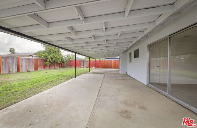 Building Photo - 1040 Iris St