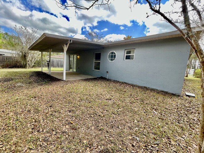 Building Photo - 37186 Southern Glen Way