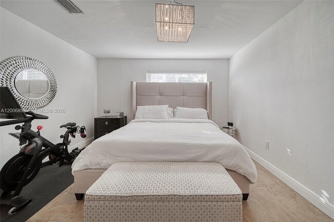 Building Photo - 10600 SW 80th Ct