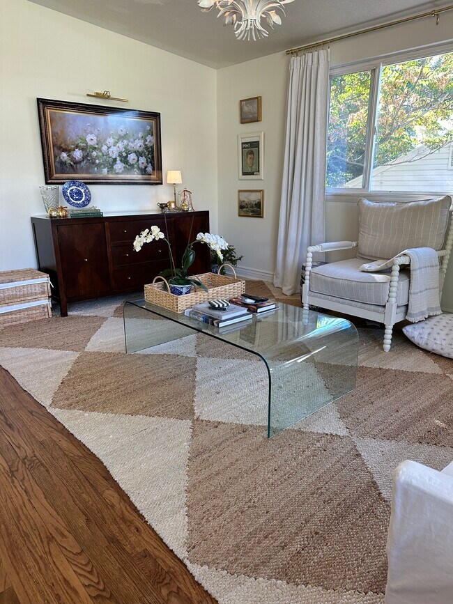 Living Room - 1471 E 22nd St