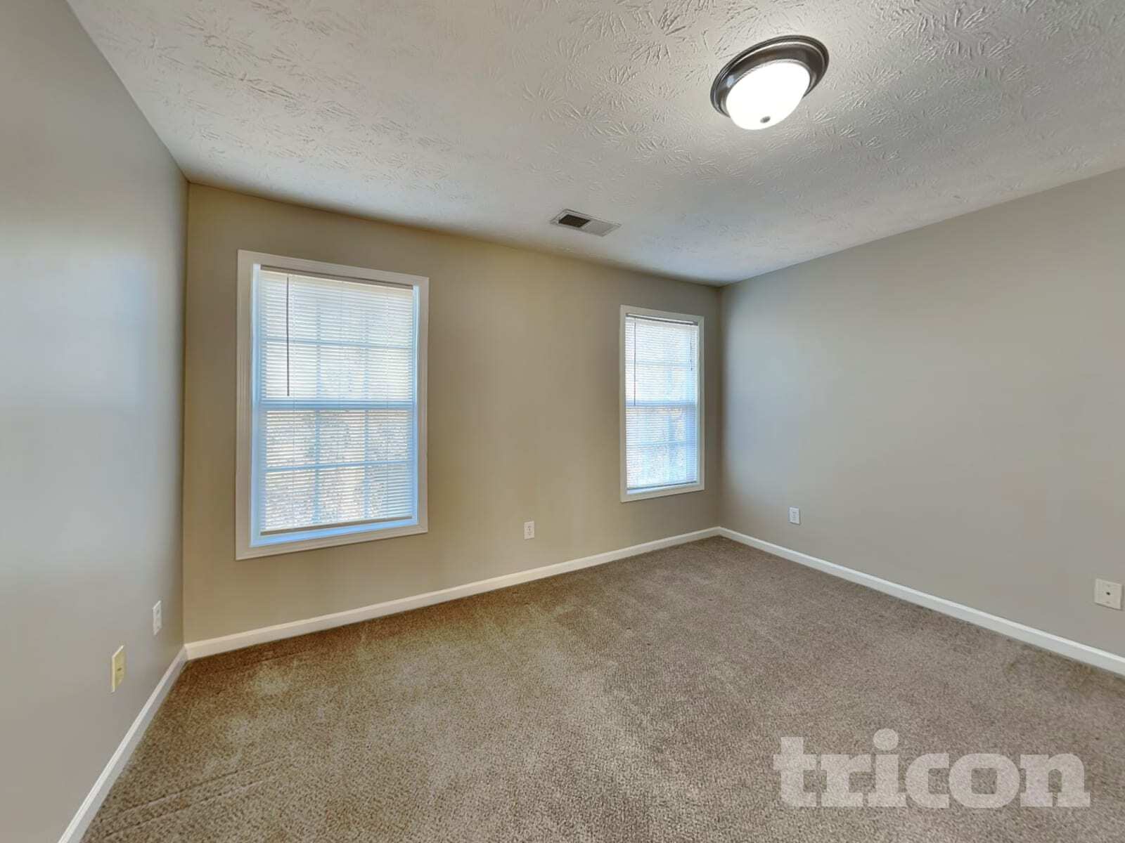 Building Photo - 180 Prince Edward Way