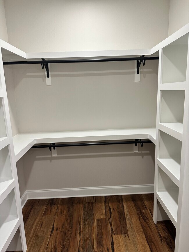 Building Photo - 8704 Pritchard Pl