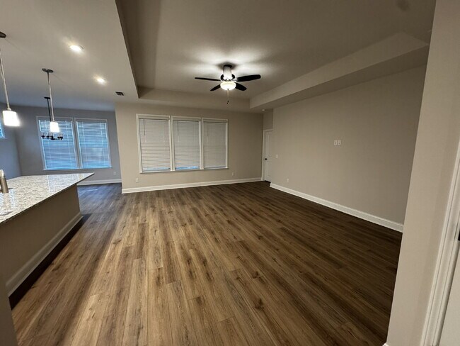 Building Photo - Home for Rent