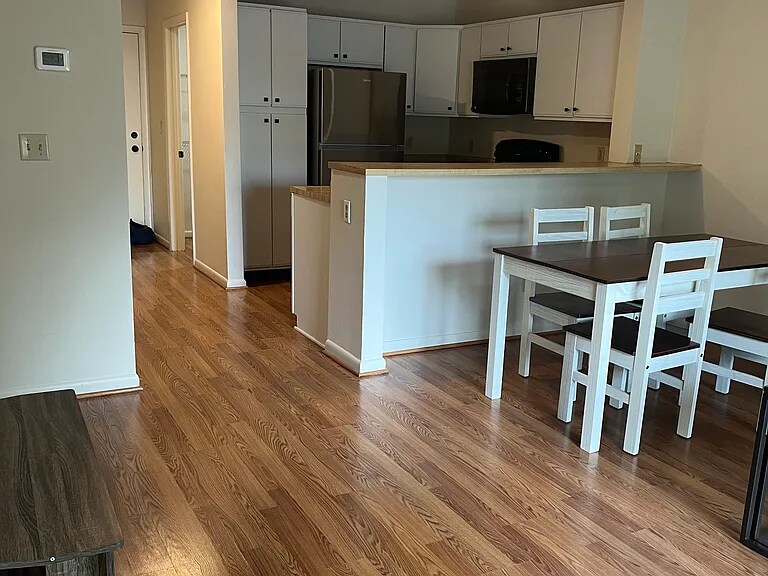 Building Photo - 1348 Hunters Rd