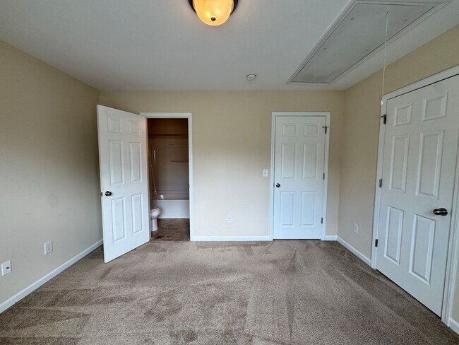 Building Photo - 5564 Farm House Trail
