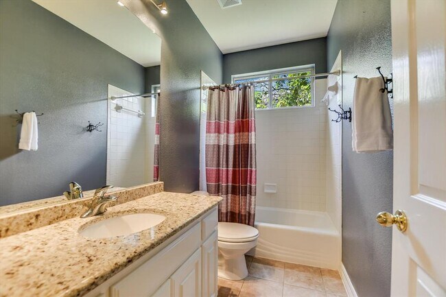 Building Photo - 2339 Berwick Dr