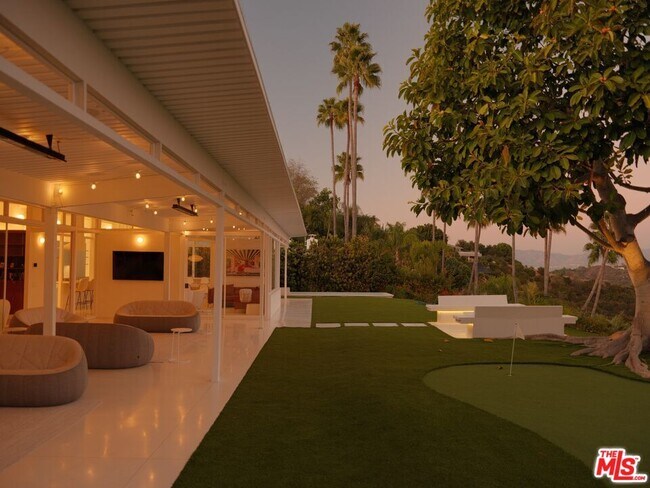 Building Photo - 2262 Stradella Rd