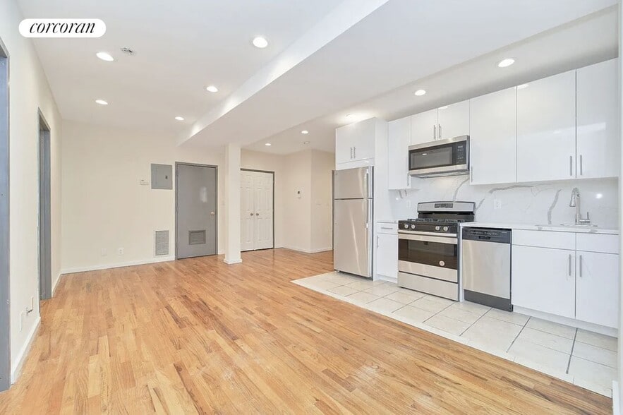 Primary Photo - 1627 Park Ave