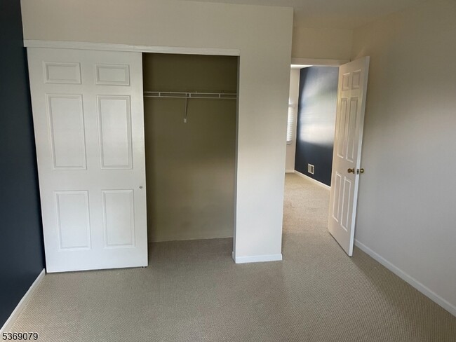Building Photo - 13 Apache Way