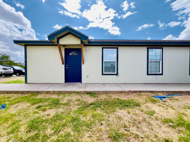 Primary Photo - HOME SWEET HOME!