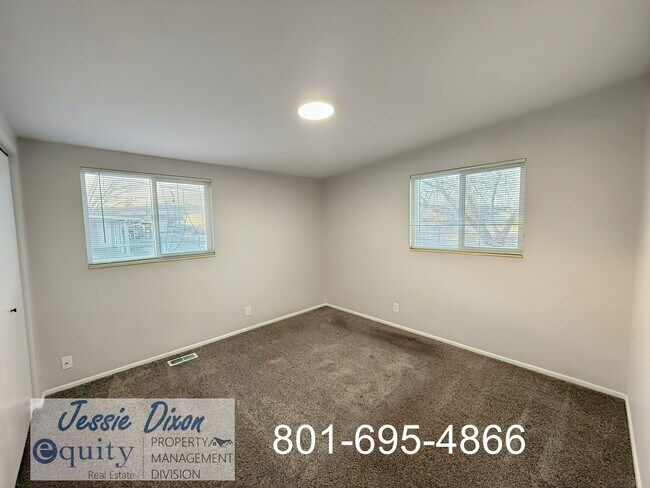 Building Photo - 364 Ann St