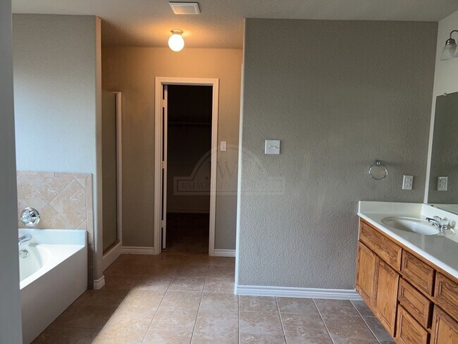 Building Photo - 2604 Tarrant County Dr