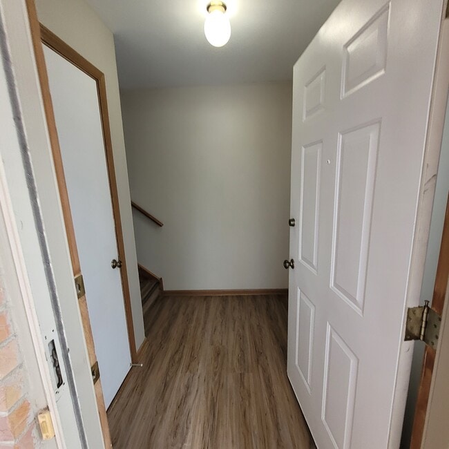 Building Photo - 1934 Heron Ave