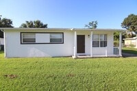 Building Photo - 3 bedroom 2 Baths