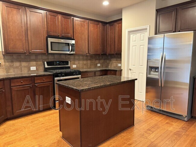 Building Photo - 5005 Shiloh Crossing Way