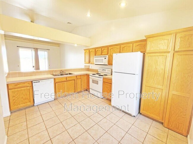Building Photo - 1320 Pocahontas Ave