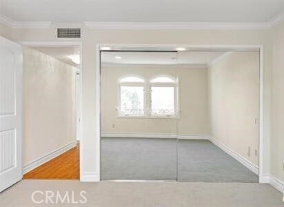 Building Photo - 10390 La Grange Ave