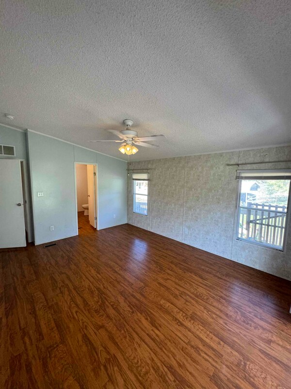 Building Photo - 836 Bluestem Dr