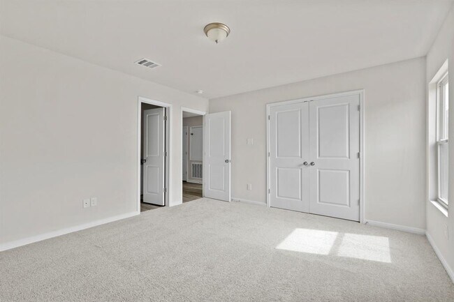 Building Photo - 15560 Taylor Crst Dr