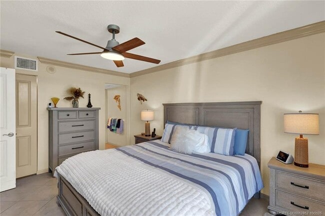 Building Photo - 10680 S Ocean Dr