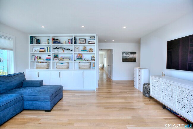 Building Photo - 26 Island Way