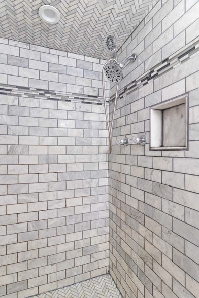 Building Photo - 1215 Trotwood Ave