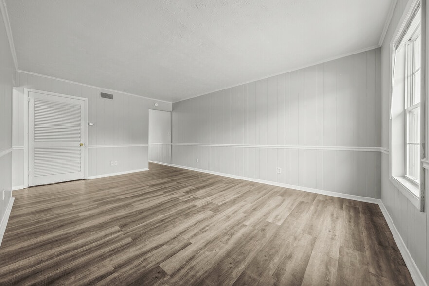 Building Photo - 627 Rice Cir
