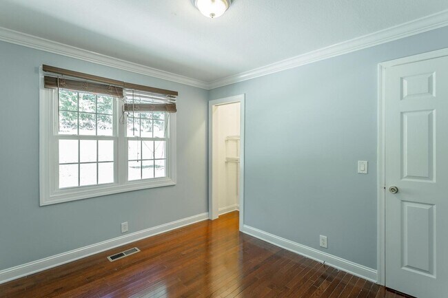 Building Photo - Charming Family Haven: 3 Bedroom Gem with Inviting Outdoor Space