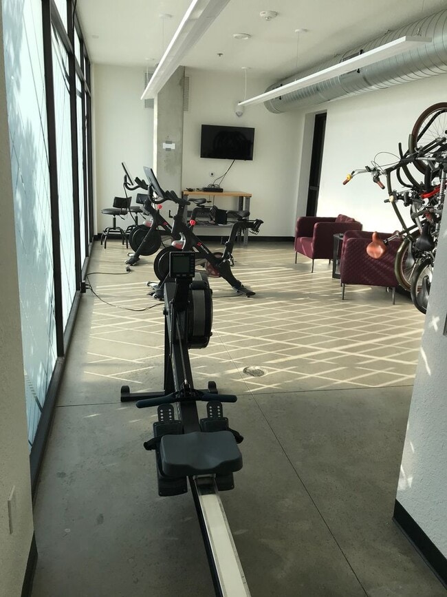 Building Photo - $0 DEPOSIT OPTION. GORGEOUS STUDIO IN 1616 SOUTH AT PLATT PARK