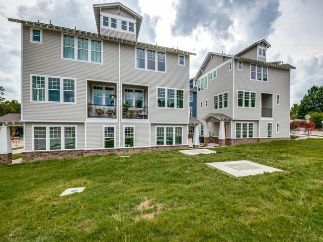 Building Photo - Welcome to a beautiful Craftsman-style end...