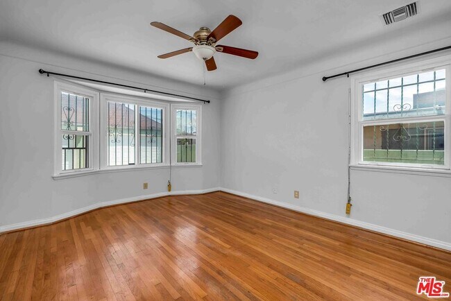 Building Photo - 3439 W 84th Pl