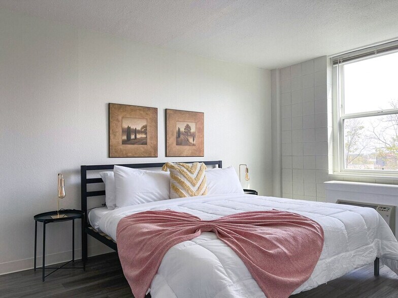 Building Photo - 2515 Burnet Ave