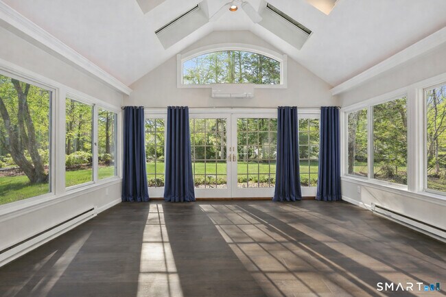 Building Photo - 815 Valley Rd