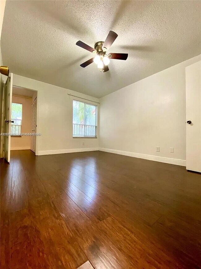 Building Photo - 13090 Vista Isles Dr