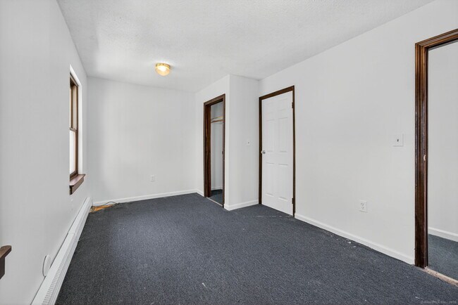 Building Photo - 33 Guilford St