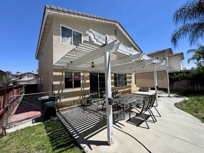Building Photo - 30997 Oakhill Dr