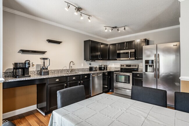 Building Photo - 11849 Wapiti Way