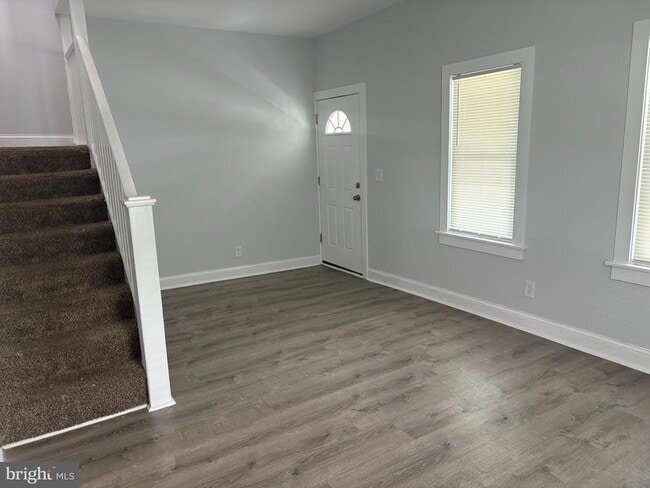 Building Photo - 306 Linden Ave