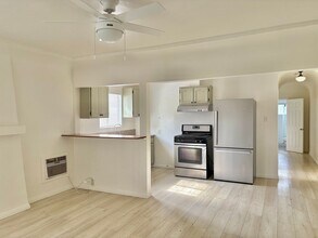 Building Photo - 3659 6th Ave