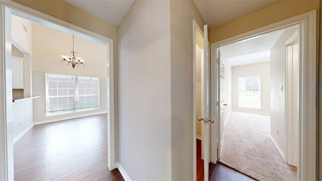 Building Photo - 1619 Park Pl