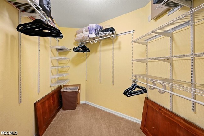 Building Photo - 13800 Farnese Dr