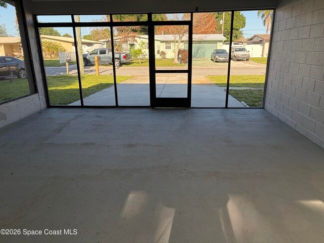 Building Photo - 965 Date Ave